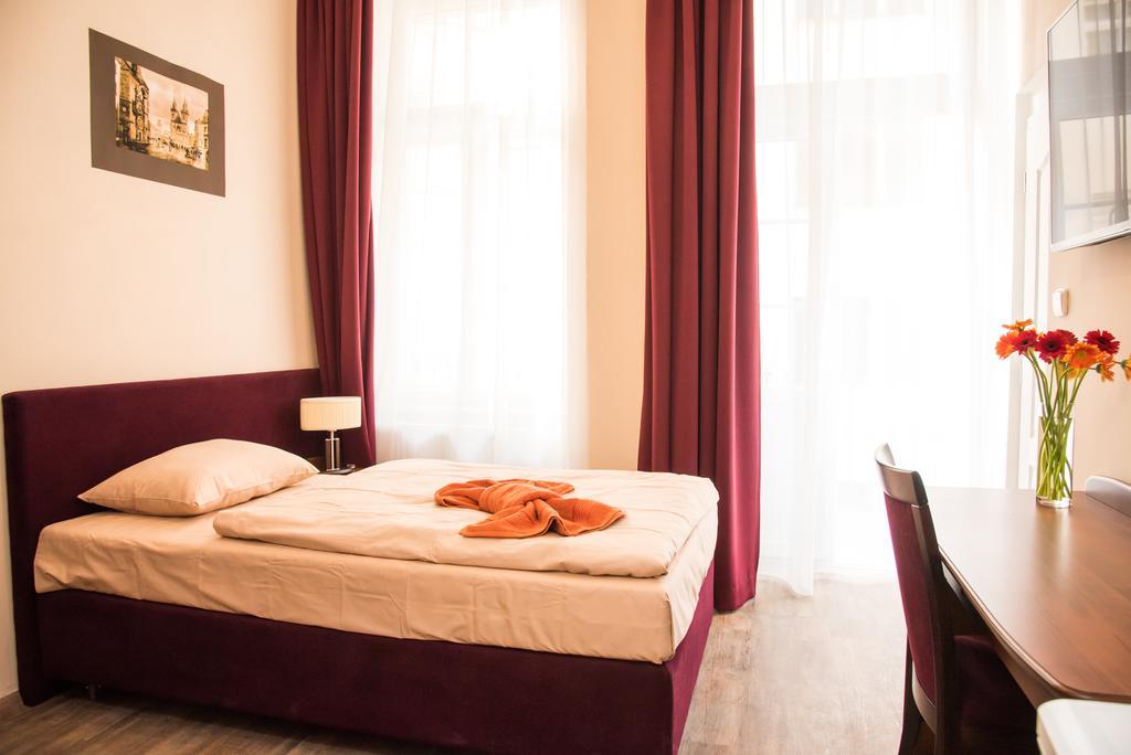 Domus Apartments Прага Стая снимка